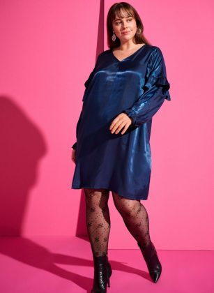 Damen Preisvorteil Blau Viskosekleid Mit V-Ausschnitt Und Rüschen Kleider Zizzi – 1