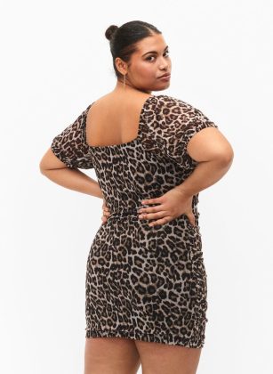 Kleider Braun Produktstandard Kurzes Kleid Aus Mesh Mit Leopardenprint Damen Zizzi – 1