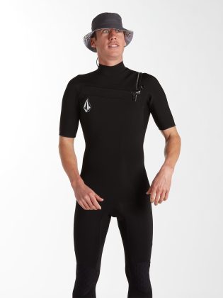 Volcom Modulator 2/2 Mm Short Sleeve Chest Zip Spring Wetsuit – Black Wetsuits Black Herren – 1